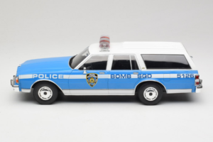 Chevrolet Caprice Estate Wagon NYPD MCG 1:18 MCG18477 Métal — image 3 sur 6