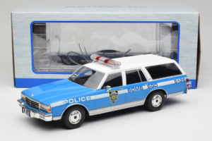Chevrolet Caprice Estate Wagon NYPD MCG 1:18 MCG18477 Métal — image 6 sur 6