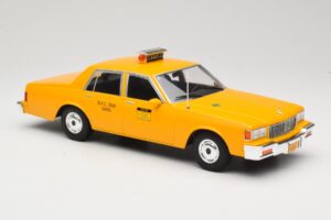 Chevrolet Caprice Jaune Taxi MCG 1:18 MCG18038 Métal — image 4 sur 6