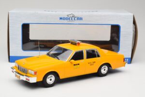 Chevrolet Caprice Jaune Taxi MCG 1:18 MCG18038 Métal — image 6 sur 6