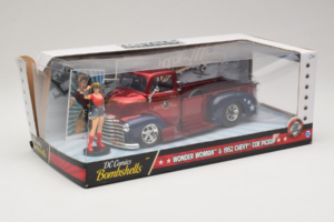 Chevrolet COE Pickup Wonder Woman With Figure Metals Diecast 1:24 30453 Métal — image 2 sur 3