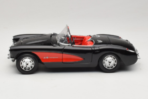 Chevrolet Corvette C1 Noir & Rouge Bburago 1:18 3034-M1 Métal — image 4 sur 8
