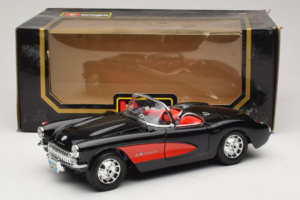 Chevrolet Corvette C1 Noir & Rouge Bburago 1:18 3034-M1 Métal — image 8 sur 8