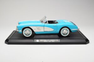 Chevrolet Corvette C1 Hard Top Bleu Solido 1:12 1202-M1 Métal — image 4 sur 8