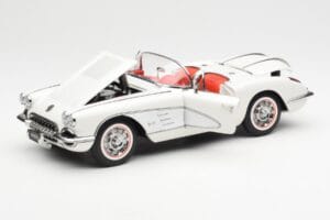 Chevrolet Corvette C1 Spider Hard Top Snowcrest Blanc AUTOart 1:18 71147 Métal — image 2 sur 8
