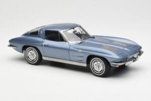 Chevrolet Corvette C2 Gris Bleu Métallique AUTOart 1:18 71182 Métal — image 6 sur 8