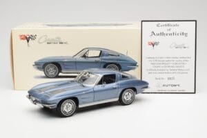 Chevrolet Corvette C2 Gris Bleu Métallique AUTOart 1:18 71182 Métal — image 8 sur 8