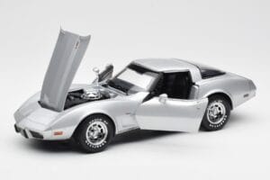 Chevrolet Corvette C3 Argent UT Models 1:18 21072 Métal — image 2 sur 8