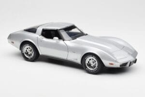 Chevrolet Corvette C3 Argent UT Models 1:18 21072 Métal — image 6 sur 8