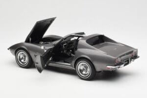 Chevrolet Corvette C3 Spider Laguna Gris Métallique AUTOart 1:18 71173 Métal — image 5 sur 8