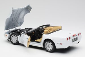 Chevrolet Corvette C4 Cabriolet Blanc Maisto 1:18 32830 Métal — image 5 sur 8
