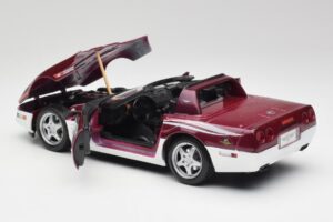 Chevrolet Corvette C4 Indy 500 Pace Car Maisto 1:18 56011 Métal — image 5 sur 8