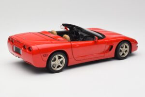 Chevrolet Corvette C5 Cabriolet Rouge UT Models 1:18 21006 Métal — image 3 sur 8