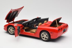 Chevrolet Corvette C5 Cabriolet Rouge UT Models 1:18 21006 Métal — image 5 sur 8