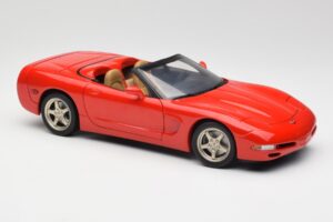 Chevrolet Corvette C5 Cabriolet Rouge UT Models 1:18 21006 Métal — image 6 sur 8