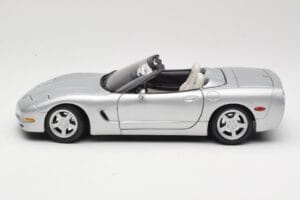 Chevrolet Corvette C5 Cabriolet Argent Maisto 1:18 50317 Métal — image 4 sur 8