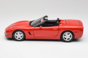 Chevrolet Corvette C5 Cabriolet Torch Rouge Maisto 1:18 50318 Métal — image 4 sur 8