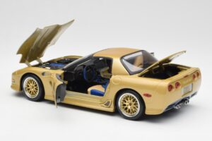 Chevrolet Corvette C5 Guldstrand Signature Edition Or Maisto 1:18 31657 Métal — image 5 sur 8