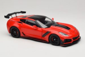 Chevrolet Corvette C7 ZR1 Torch Red IXO 1:18 18RDC243-FO Métal — image 6 sur 8