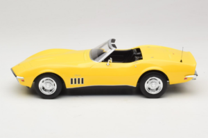 Chevrolet Corvette C3 Cabriolet Daytona Yellow Norev 1:18 189039 Métal — image 3 sur 6