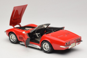 Chevrolet Corvette C3 Cabriolet Rouge Revell 1:18 8833-P1 Métal — image 5 sur 8