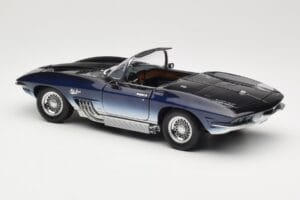 Chevrolet Corvette Mako Shark Bleu Foncé UT Models 1:18 21061 Métal — image 7 sur 8