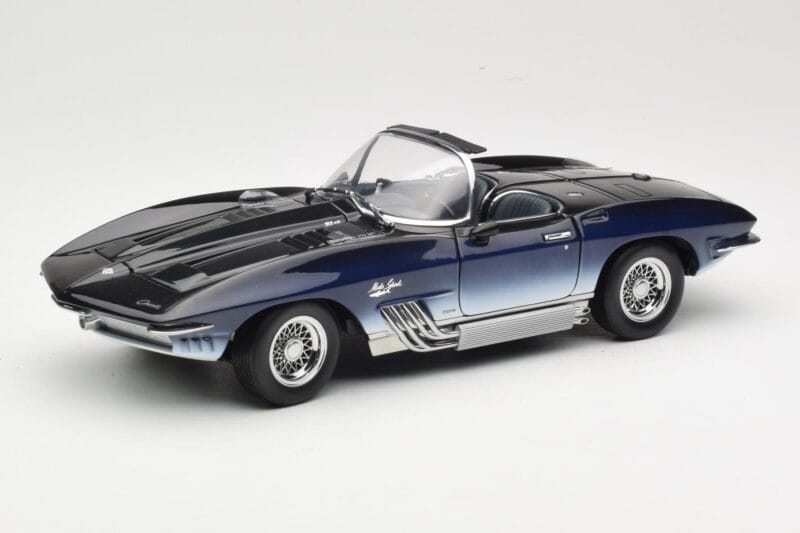 Chevrolet Corvette Mako Shark Bleu Foncé UT Models 1:18 21061 Métal