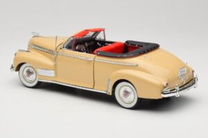 Chevrolet Deluxe Cabriolet Beige Eagle Collectibles 1:18 3022518 Métal — image 7 sur 8
