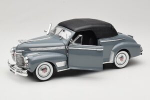 Chevrolet Deluxe Cabriolet Avec Capote Souple Gris Eagles Race 1:18 7497276 Métal — image 2 sur 8
