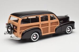 Chevrolet Fleetmaster Woody Noir & Wood Panels Maisto 1:18 43697545B Métal — image 3 sur 8