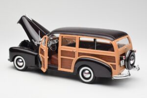 Chevrolet Fleetmaster Woody Brun Maisto 1:18 36854 Métal — image 5 sur 8