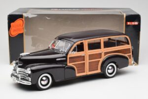Chevrolet Fleetmaster Woody Brun Maisto 1:18 36854 Métal — image 8 sur 8