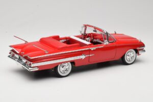Chevrolet Impala Cabriolet Rouge Welly 1:18 9864W Métal — image 3 sur 8