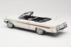 Chevrolet Impala Cabriolet Blanc Sun Star 1:18 3405 Métal — image 7 sur 8
