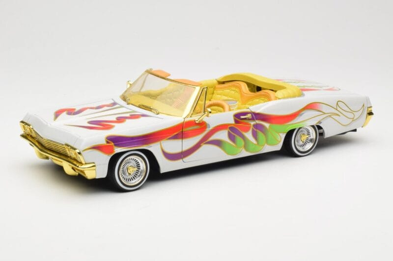 Chevrolet Impala Lowrider White Metallic Hot Wheels 1:18 27635 Métal