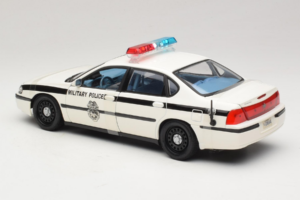 Chevrolet Impala Military Police Maisto 1:18 36611 Métal — image 5 sur 6