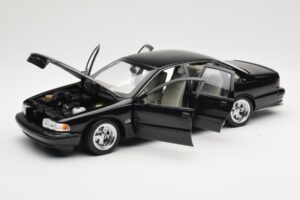 Chevrolet Impala SS Noir AUTOart 1:18 71091 Métal — image 2 sur 8