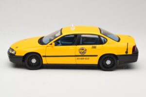 Chevrolet Impala Taxi Maisto 1:18 36617 Métal — image 4 sur 8
