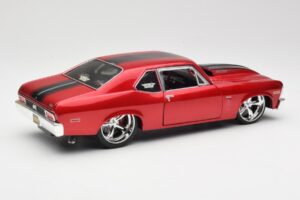 Chevrolet Nova SS Coupé Rouge Maisto 1:18 31083-M1 Métal — image 3 sur 8