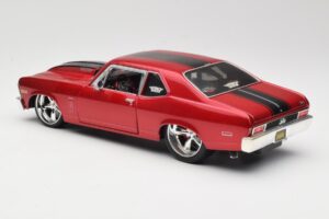 Chevrolet Nova SS Coupé Rouge Maisto 1:18 31083-M1 Métal — image 7 sur 8