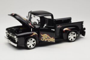 Chevrolet Old School Cody Project Truck & Chopper Set Joyride 1:18 33911 Métal — image 2 sur 8