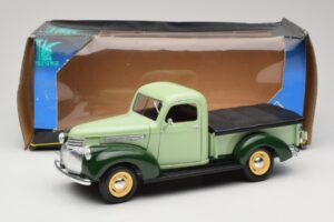 Chevrolet Pickup Vert Solido 1:18 8063 Métal — image 8 sur 8