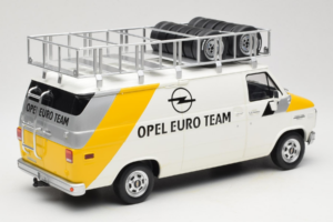 Opel Manta 400 Group B Rally Tour de Corse 1984 Avec Chevrolet G30 Véhicule d'Assistance Otto 1:18 OT491 Résine — image 5 sur 13