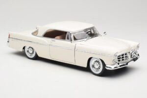 Chrysler 300B Blanc Maisto 1:18 531897 Métal — image 6 sur 8