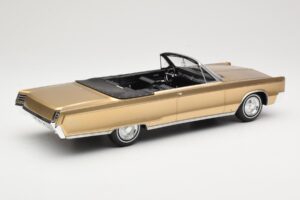 Chrysler Newport Cabriolet Gold Metallic BoS Models 1:18 BOS273 Résine — image 2 sur 6