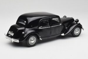Citroën 15CV 6 Cyl Noir Maisto 1:18 31821 Métal — image 3 sur 8