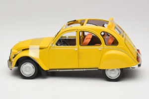 Citroen 2CV 6 Club Mimosa Yellow Norev 1:18 181496 Métal — image 3 sur 6