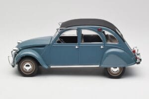 Citroen 2CV Bleu Nuit Solido 1:18 8028 Métal — image 3 sur 6