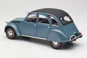 Citroen 2CV Bleu Nuit Solido 1:18 8028 Métal — image 5 sur 6
