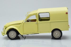 Citroen 2CV Furgonette AK350 Jaune Pastis Norev 1:18 181488 Métal — image 4 sur 8